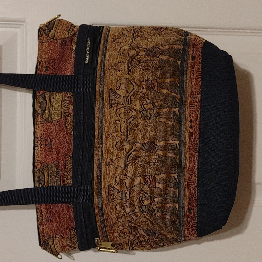 🦆 Smart Duck Bag